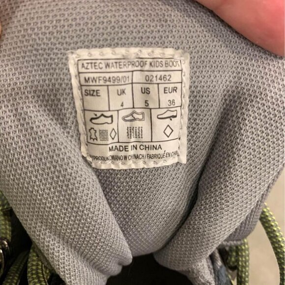 MOUNTAIN Wearhouse boys winter boots. Size 5. NWOT. - Picture 5 of 8